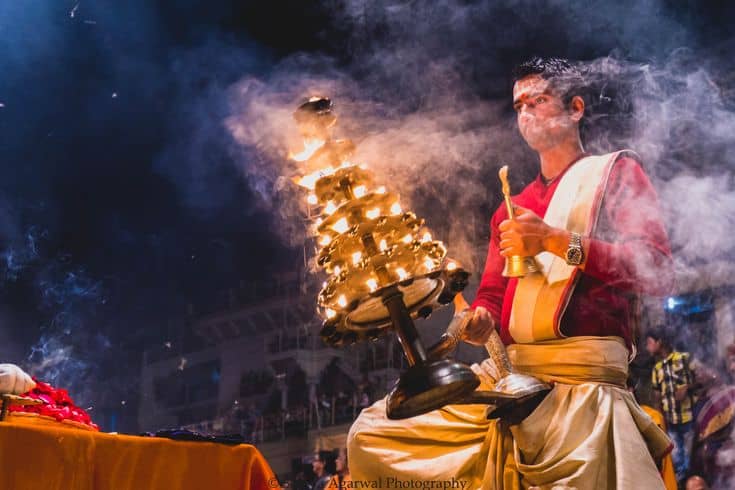 pandit doing ganga aarti in bengaluru